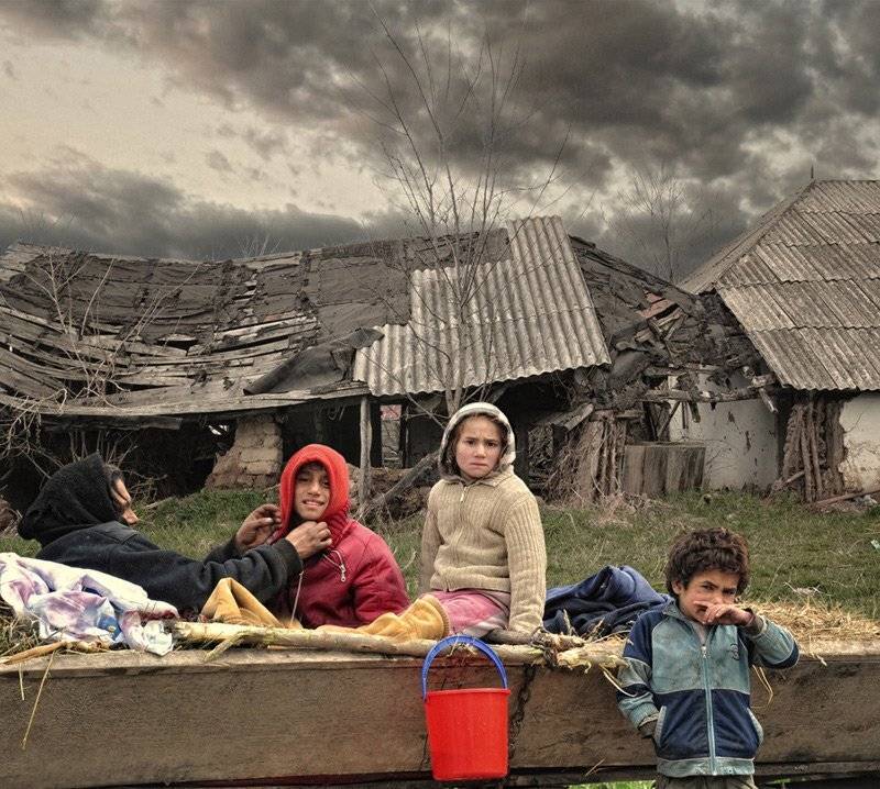 dirty, grass, family, fan, cloudy sky, children, cart, dilapidated, women, abandoned house, Caras Ionut