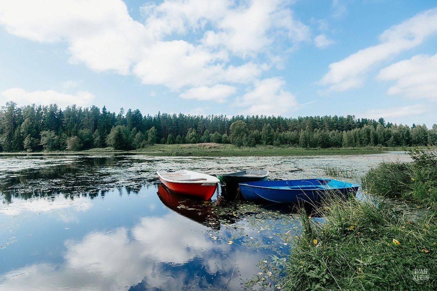 лодка,лодки,пейзаж,река,отражение,лес,область,озеро,облака,небо,деревья,транспорт,лето,день,, Иван Клейн