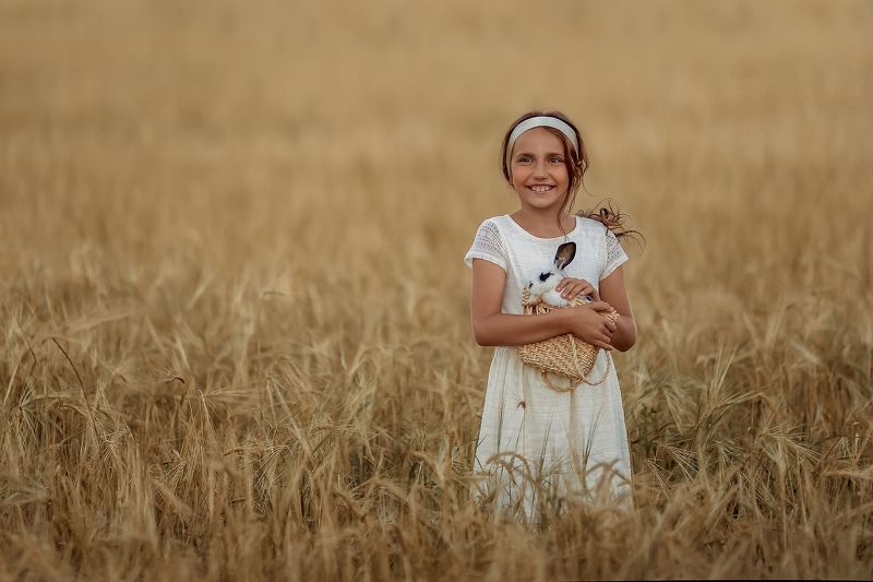 поле, рожь, дети, простор, кролик во ржи фото превью