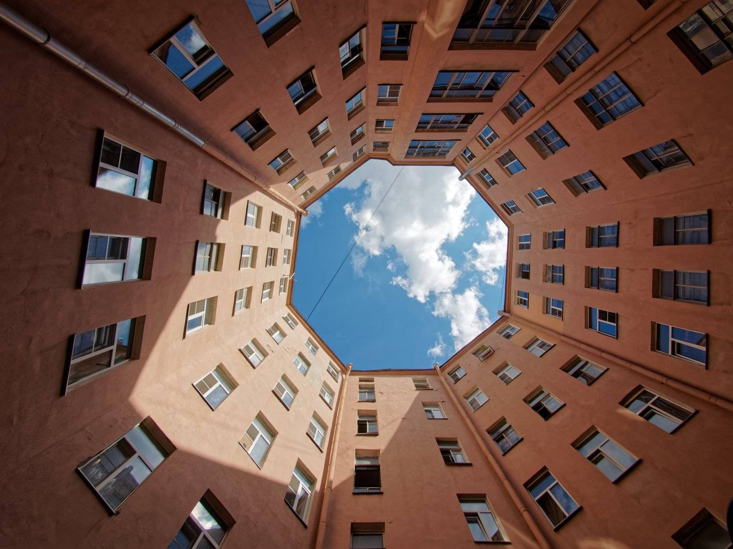 архитектура, дом, колодец, Питер, Санкт-Петербург, небо, облака, Конев Сергей