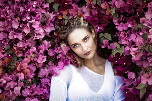 Carrying the smell of fresh Flowers.
