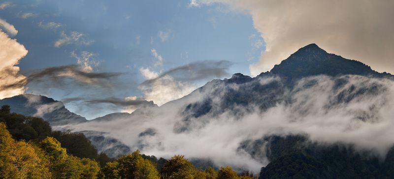 горы, облака Кавказские горы фото превью