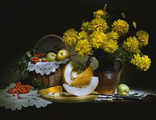 Золотых цветов шары...