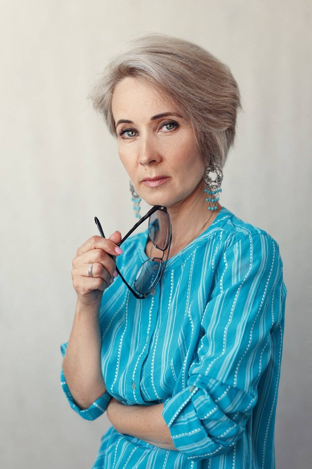 portrait, girl, people, color, eyes, light, девушка, studio, студия, портрет, head, свет, человек, эмоции, цвет, фотосессия,модель,красивая,молодая,прекрасная,взгляд,лицо, Иван Лосев