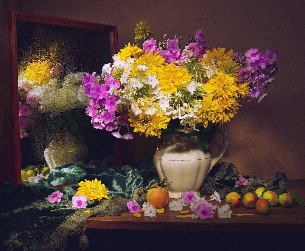 лето, август, цветы, букет,  флоксы, золотые шары, яблоки, стихи, настроение, зеркало, отражение, Колова Валентина