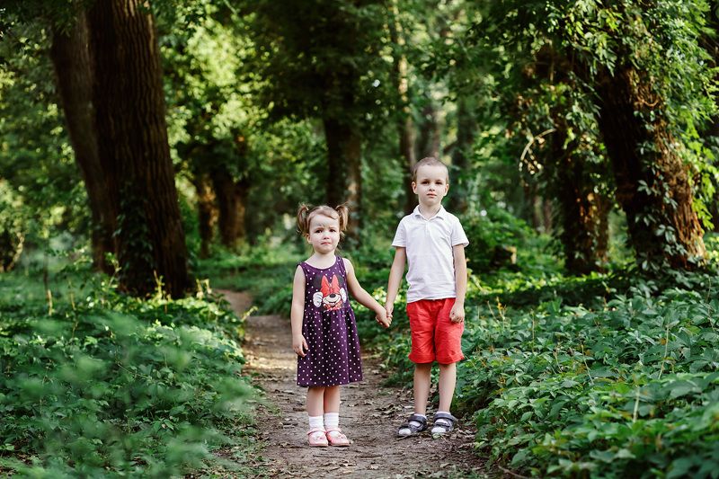 дети, мальчик и девочка, парк, лето, лес, слезы, эмоции *** фото превью