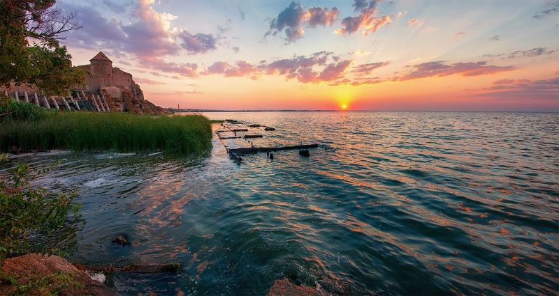 белгород-днестровский, аккерман, крепость, аккерманская крепость, закат, лиман, камыши, облака, море, одесская область, отражение Аккерманская крепость фото превью