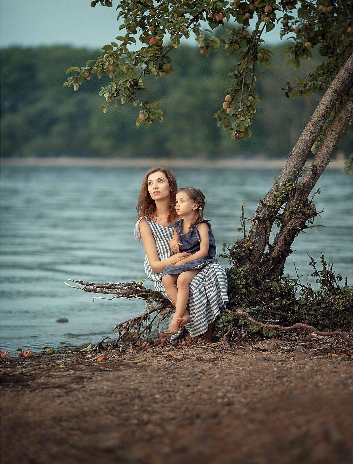 семейная фотография, Людмила Бобровская