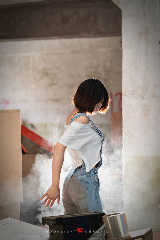 #sexy #girl #woman #beauty #cute #light #night #red  #potrait #construction #female #factory #a9 #sony #tools working girl фото превью