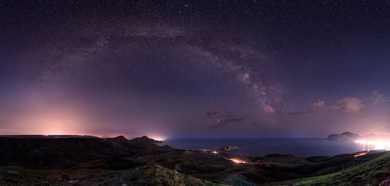 sea, seacost Crimea, Koktebel, A panorama of Black Sea shore from the top of Kuchuk-Enyshar Mount фото превью