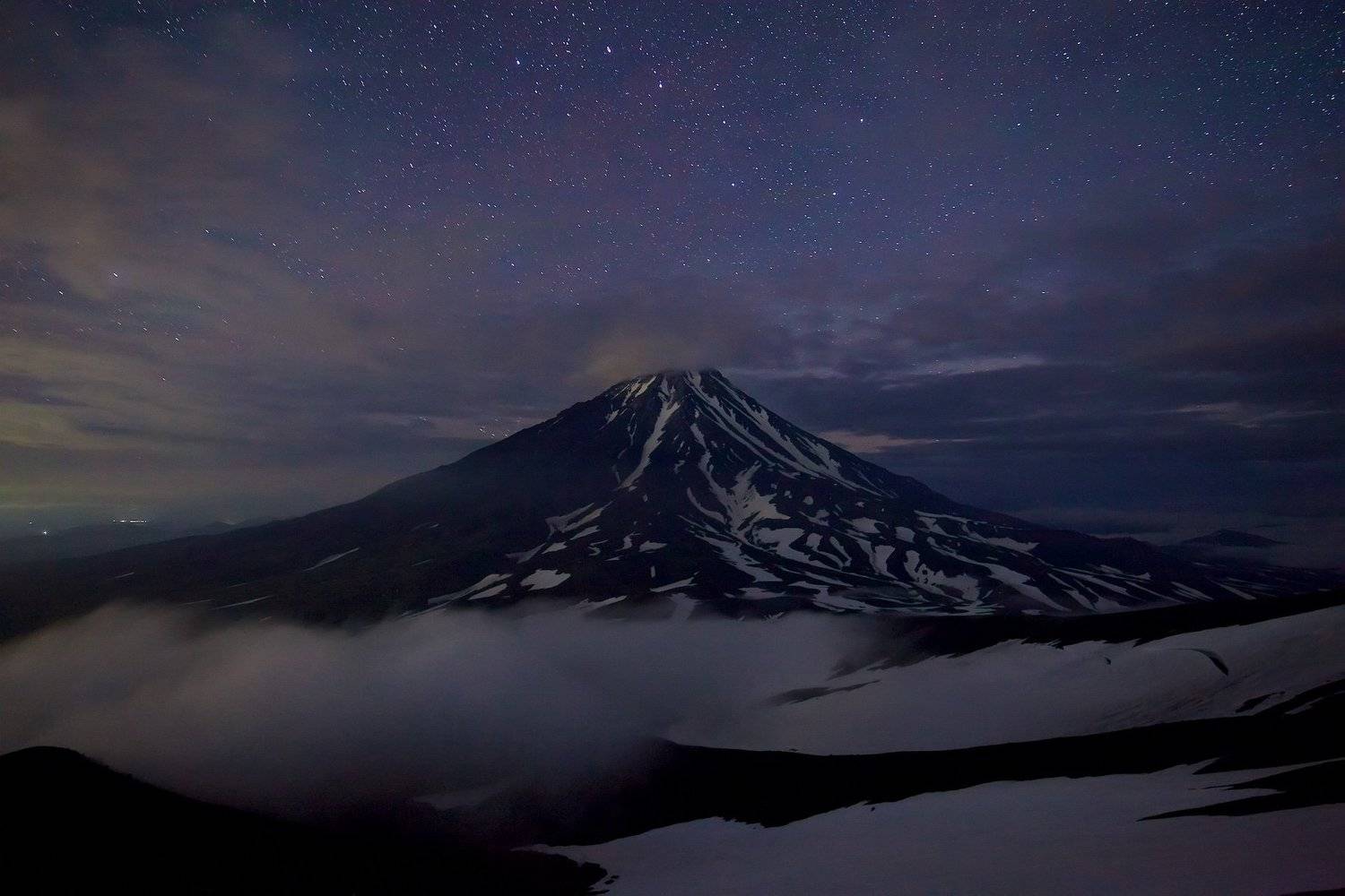 камчатка, авачинский вулкан, корякский вулкан, ночь, звезды, млечный путь, туман. горы, Никифоров Егор