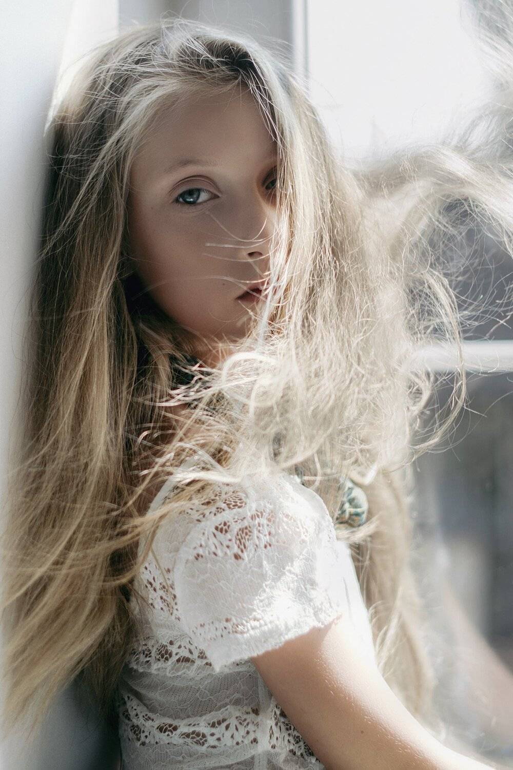 girl, portrait, sun, shadow, alone, soft, Anna Ścigaj