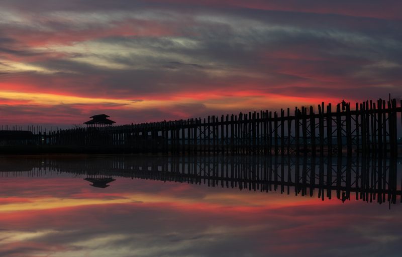 u-bein,travel,бирмаб,путешествие,восход,отражение,мьянмаБ Точка красного... фото превью