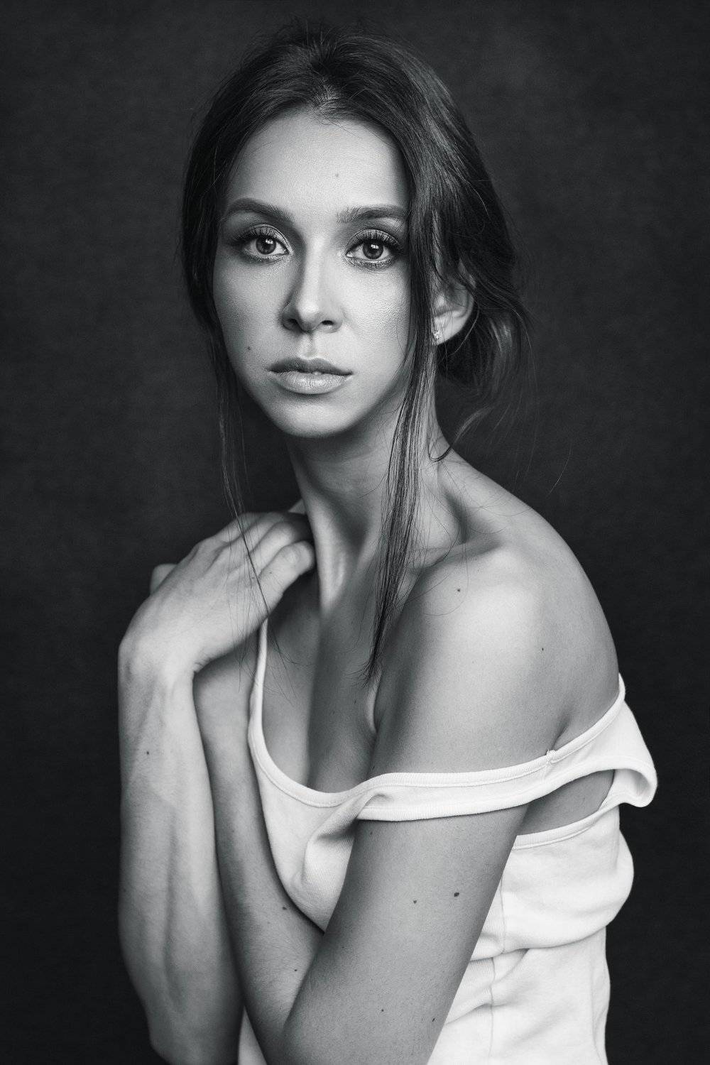 black-white portrait girl, Elina Garipova