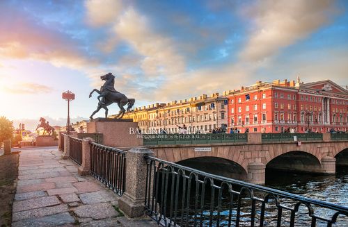 Кони Аничкова моста