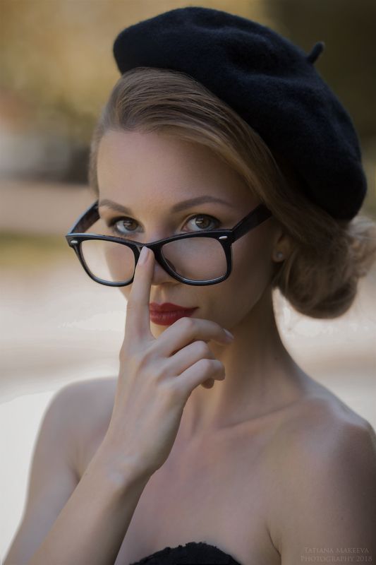 девушка, французский стиль, портрет, взгляд, образ, очки Frenchy фото превью