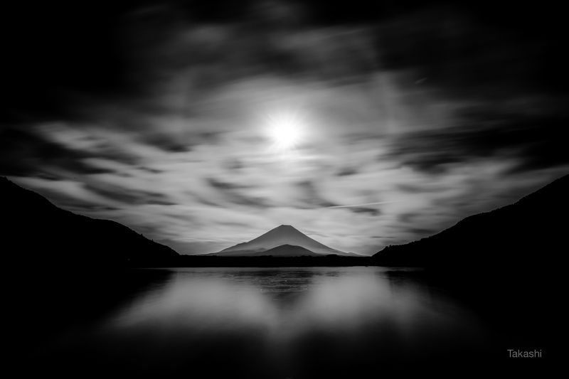 Fuji,Japan,mountain,clouds,lake,reflection,sun,halo,fantastic,phantom,amazing Phantom фото превью