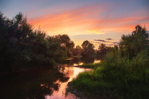 Вечерок на берегу реки!