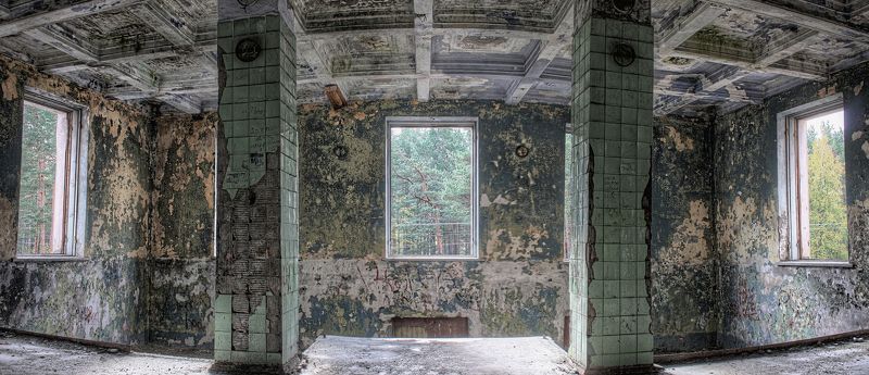 апокалипсис, баня, колонны, окна, плитка, разруха баня фото превью