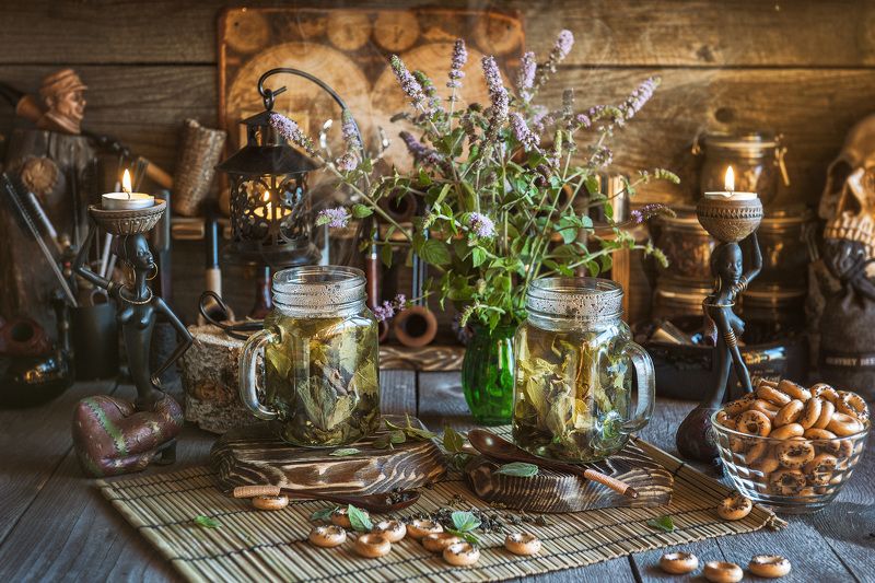 Вечер, молочный улун, свежая мята,сушки и две чернокожие красотки. Ляпотаа фото превью