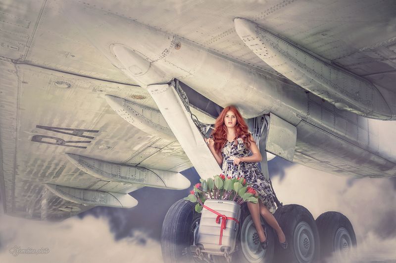 девушка, портрет, самолет, реклама, рыжая, girl, portreit, red hair, airplane  фото превью