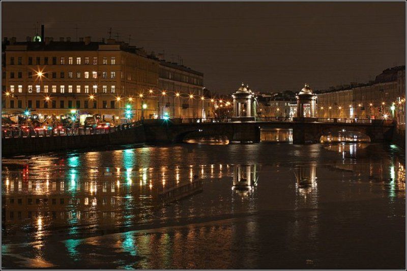 город, петербург, река, лед, вода, мост, дом, здание, свет, ночь, освещение, машина, светофор, dyadyavasya Первый лёд на Фонтанке фото превью