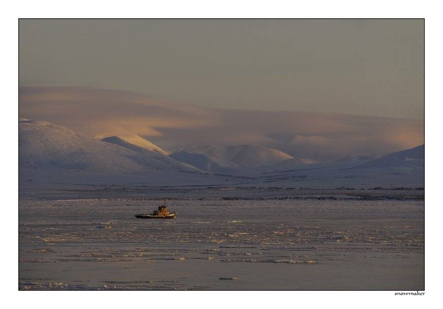 чукотка, анадырский лиман, буксир "куркутский", лед, chukotka, snowmaker, snowmaker