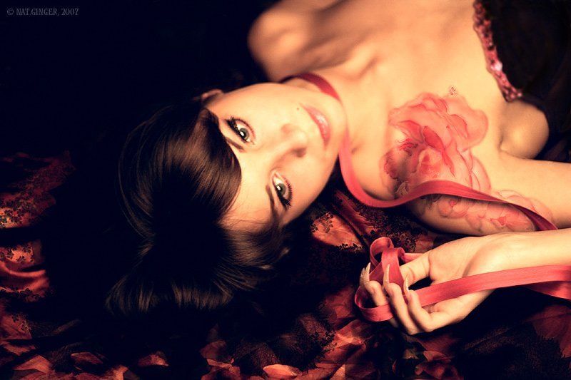 портрет Красная лента фото превью