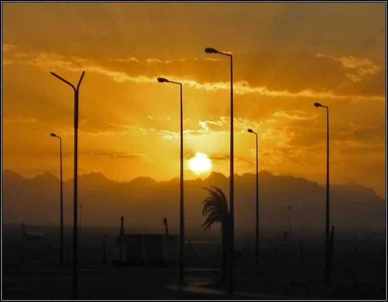 закат, силуэты, лучи солнца, облака, фонари Провожая солнце... фото превью