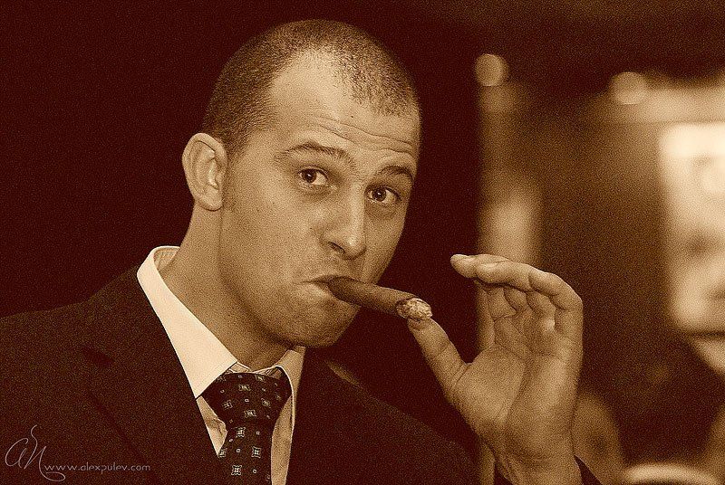 портрет,мужчина,сигара,репортаж,millionaire fair moscow Еще раз сфоткаешь... сверну как СИГАРУ... ! фото превью