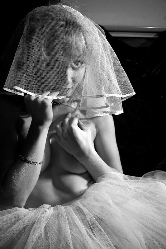 девушка, первая, ночь, брак В первую брачную ночь. А ты меня насиловать будешь? фото превью