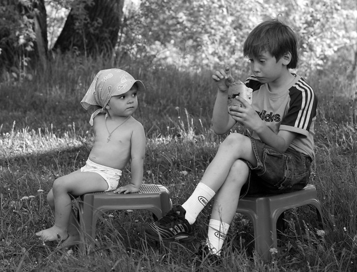 мальчик, девочка, булочка, с, изюмом, Alexey