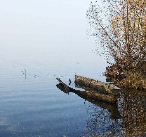 Не плавать нам больше в туманную даль