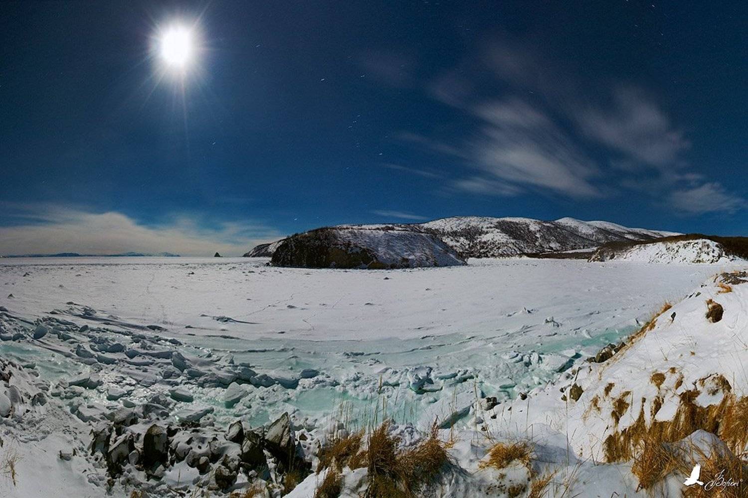 магадан, бухта, веселая, остров, вдовушка, три, брата, ночь, луна, зима, лед, Ворон