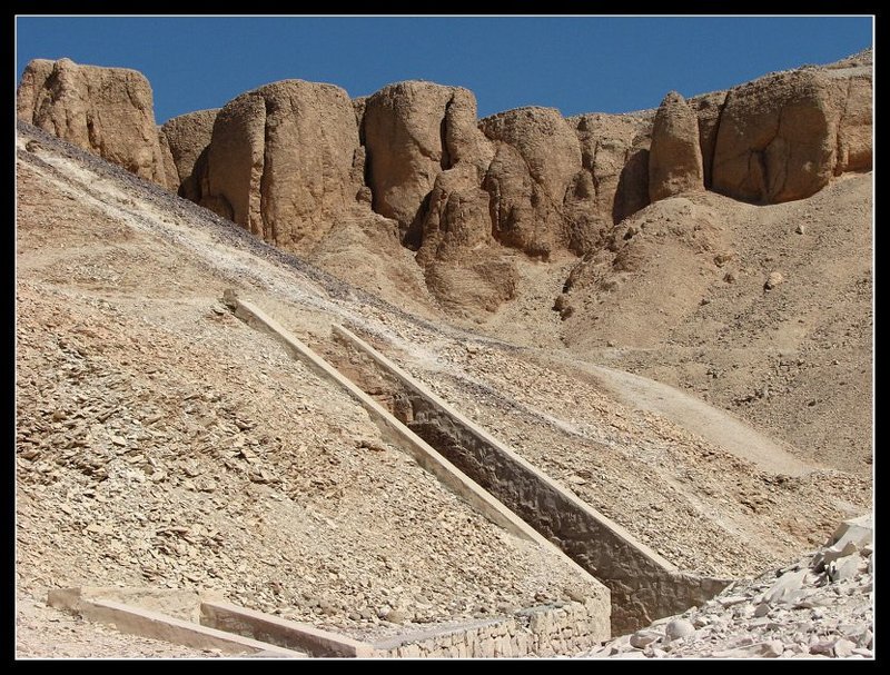 Выжженный солнцем пейзаж фото превью