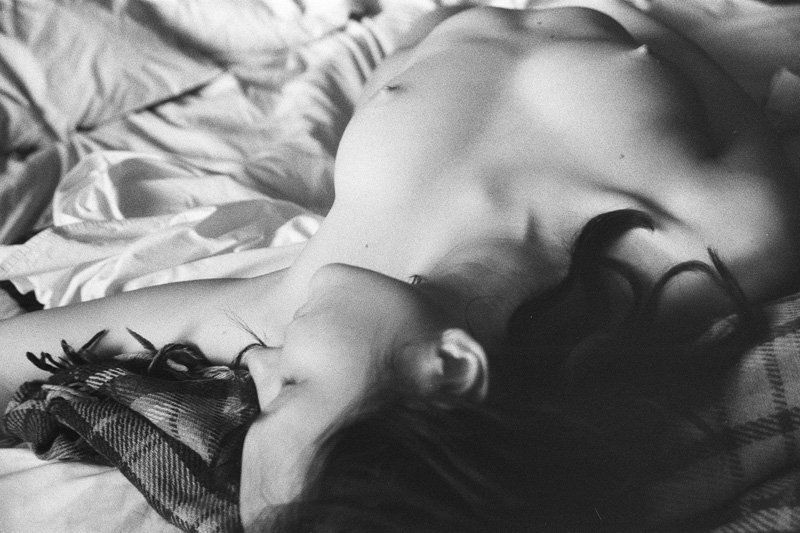 ...то что у Жанны под кожей платья ... фото превью