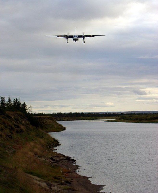 самолёт,река Вечер на реке фото превью