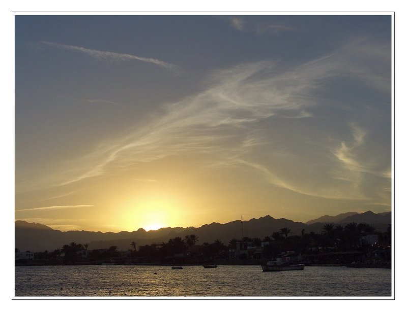 Вечернее небо  в Дахабе фото превью