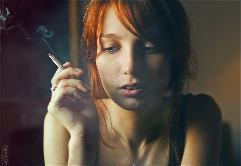 carrotcat, smoke, girl, redhead, hair, lips, eyes, portrait  фото превью
