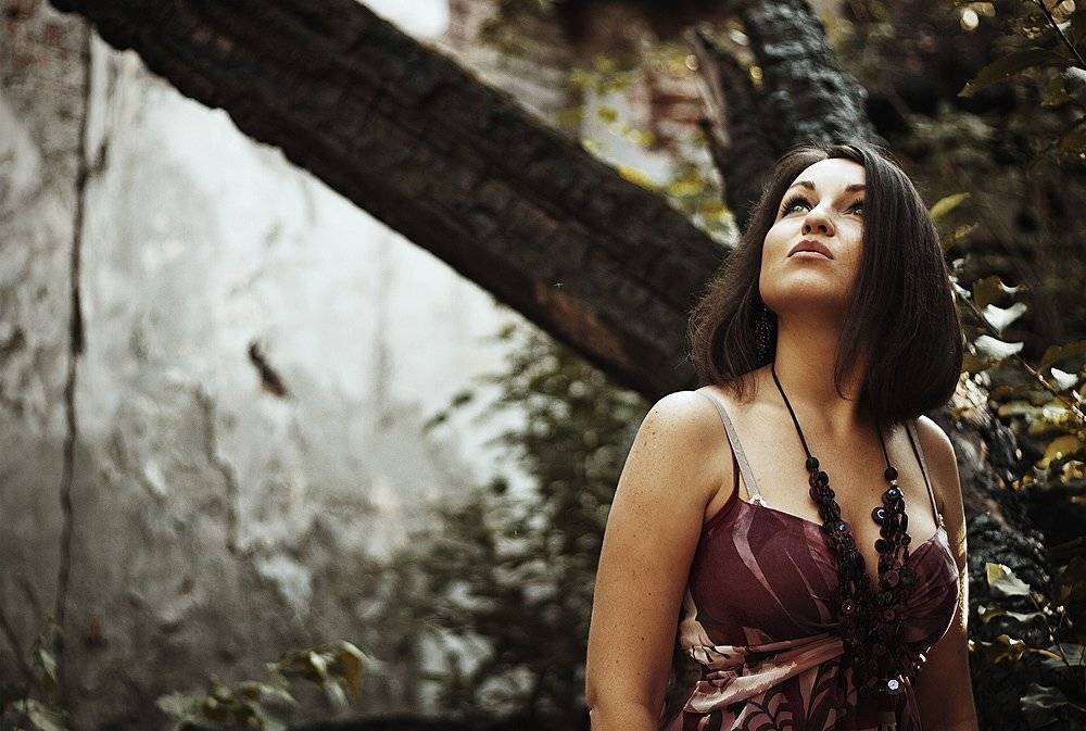 развалины, девушка, заросли, руины, Дмитрий Душаков