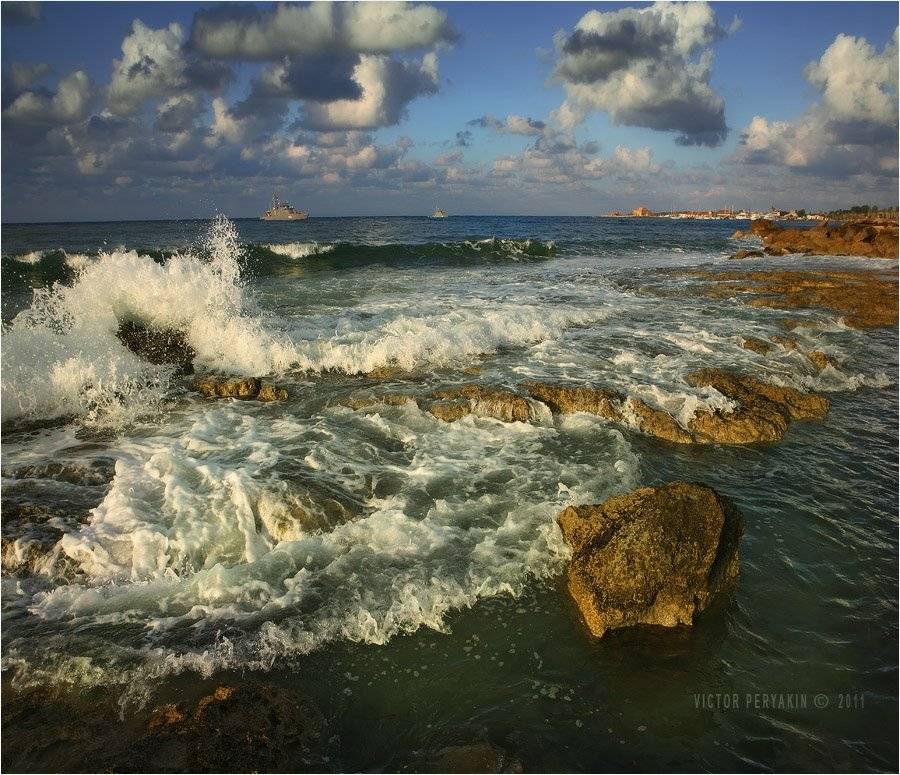 кипр, берег, пафос, прибой, лето, облака, волны, путешествия, отдых, круиз, Виктор Перякин