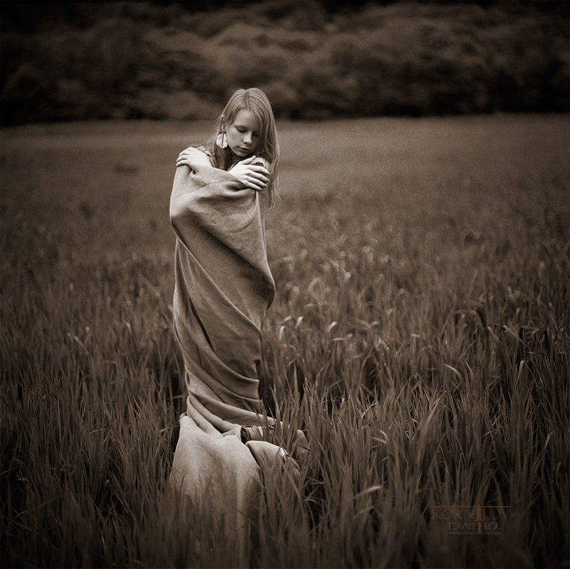 девушка, трава, плёнка, 6x6, средний, формат, киев, 88, ektacolor, северные, земли, дмитрий, корнилов, плёнка, пленка  фото превью