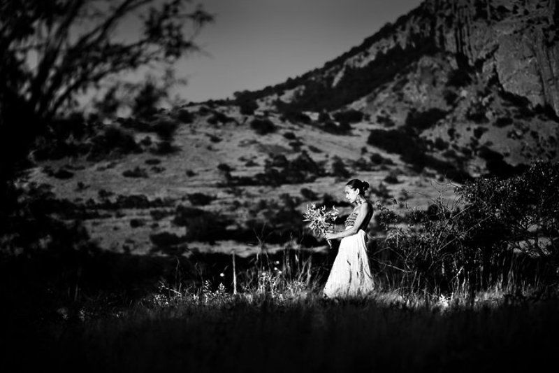 портрет, фотограф, фото, чб, поле, колючки, модель  фото превью