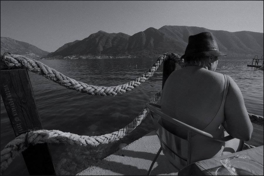 пирс, шляпа, лето, пляж, черногория, отдых, Виктор Перякин