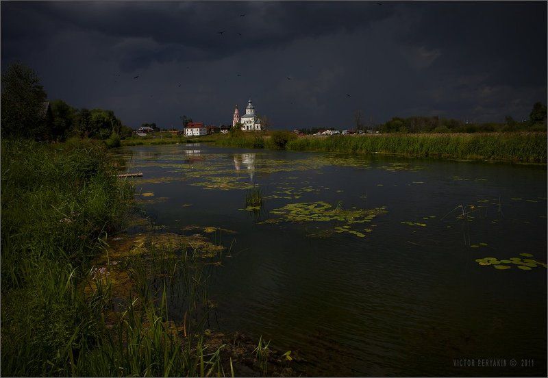 Суздаль. Перед грозой