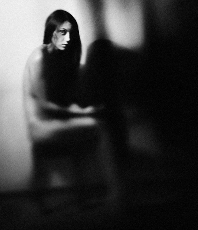 concept, body, evening, night, darkness, shadows, twilight, indoors, woman, naked, erotica, nude Сумерки фото превью