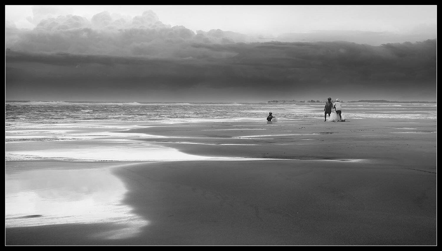 рыбаки, шторм, вьетнам, пляж, Виктория Роготнева