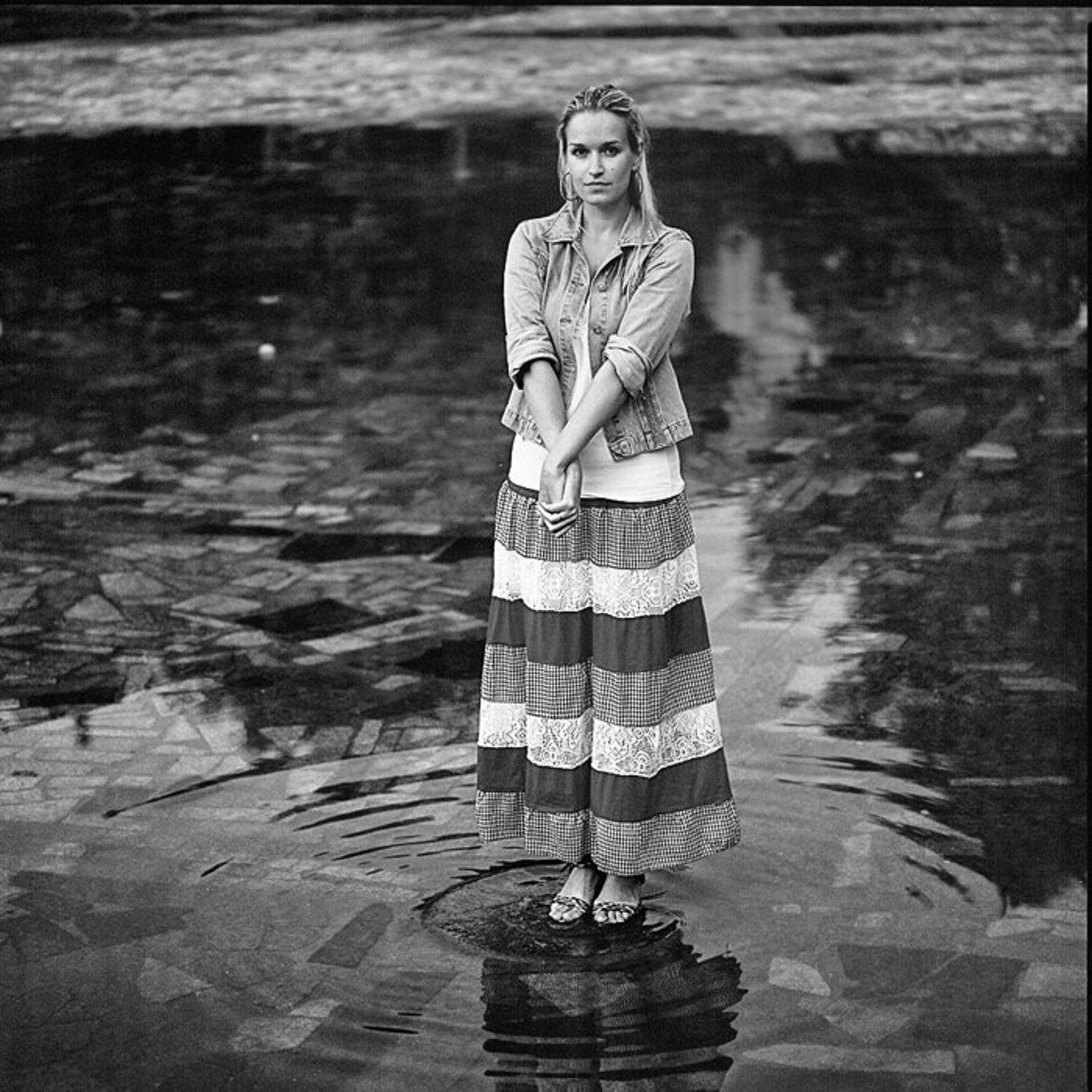 портрет, девушка, лужа, пленка, сф, броника, 6x6, Илья Шатохин