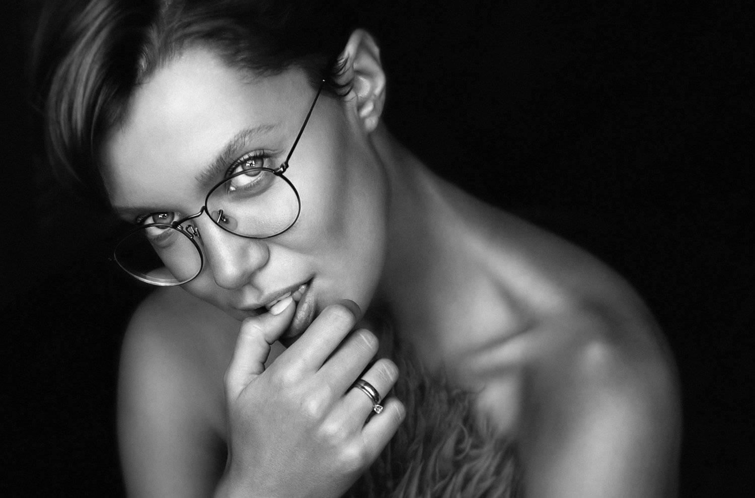 girl, portrait, bw, woman, emotions, eyes, face, photo, moscow, people, light, Андрей Лободин