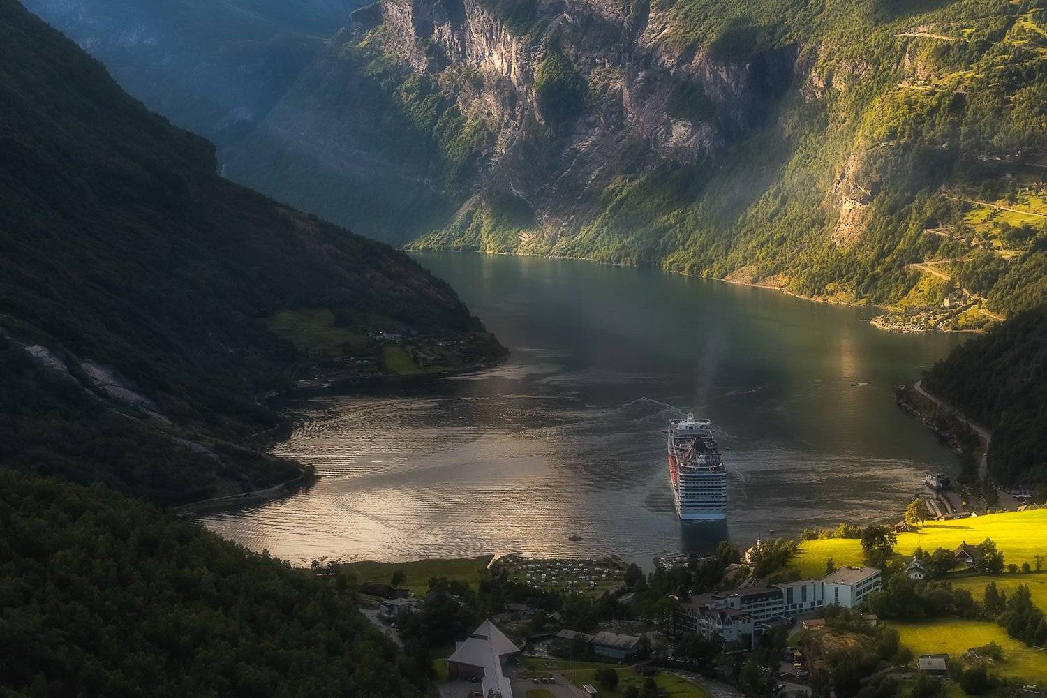 пейзаж, природа, фьорд, скалы, горы, вода, Норвегия, Европа, круиз, путешествие, Лариса Николаевна Дука